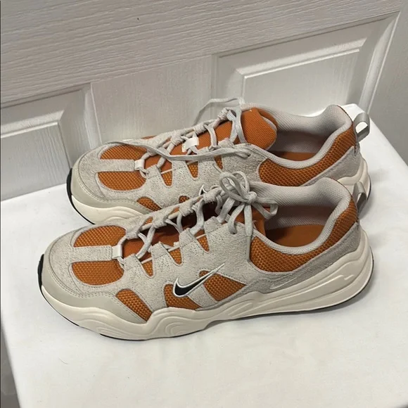 Nike | Shoes | Orange And Cream Nike Sneakers With Black  display picture 1
